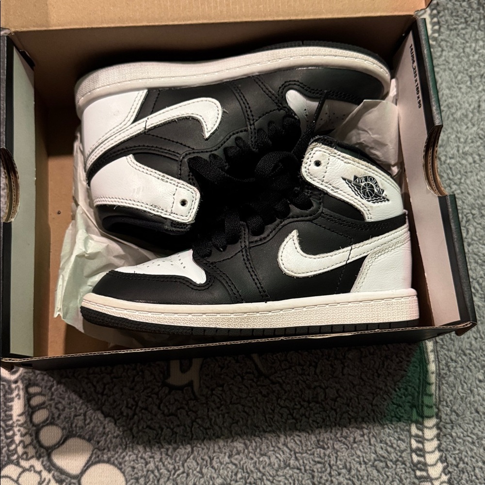Jordan Retro High OG Black and White Sneakers
